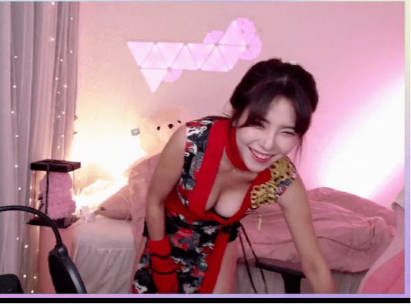 흔한 볼륨감의 마이 코스프레한 야릇한 여캠 웃는거 ㅗㅜㅑ